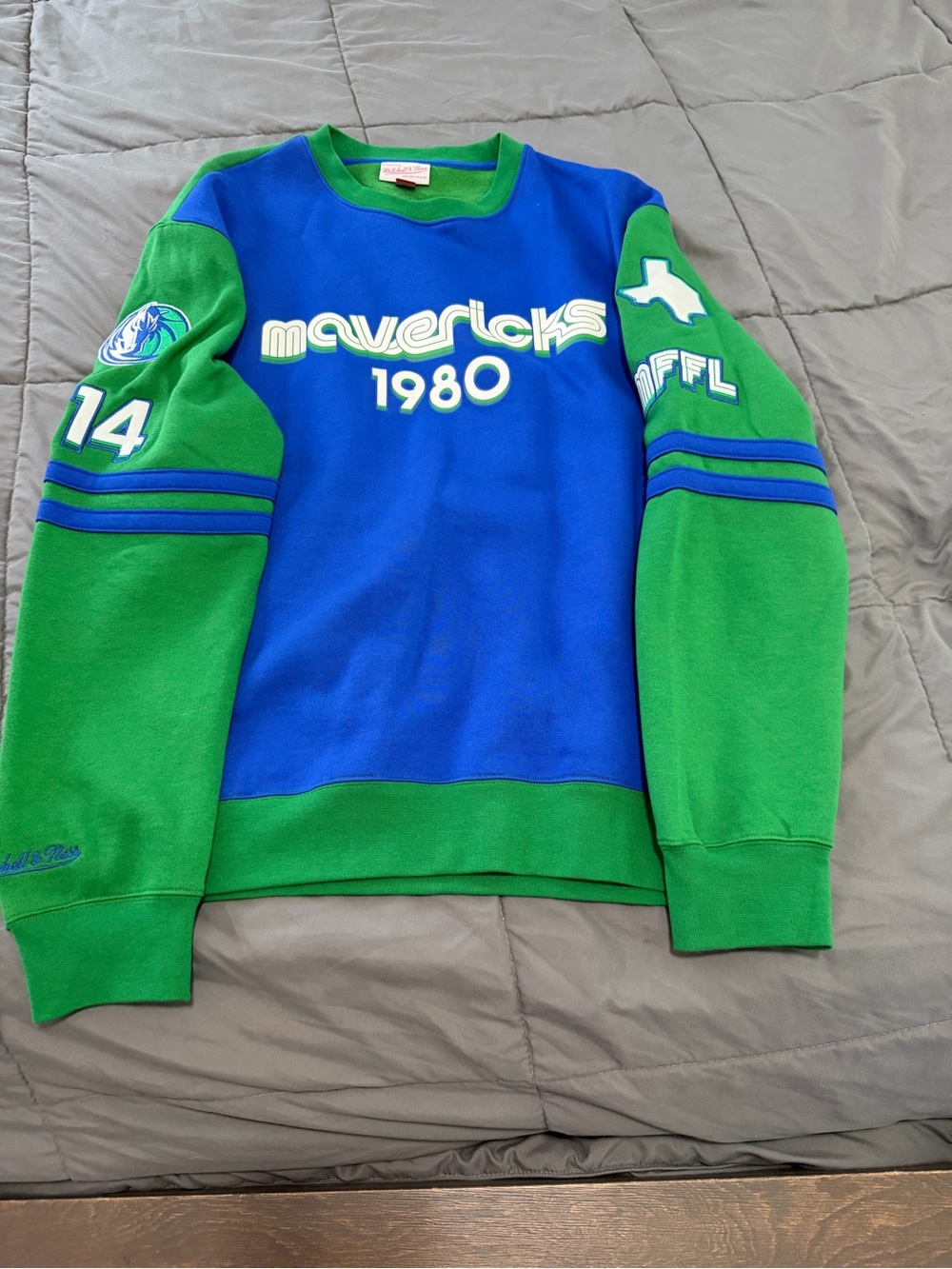 Mitchell & Ness Blue and Green Mavericks 1980 Crewneck Sweater